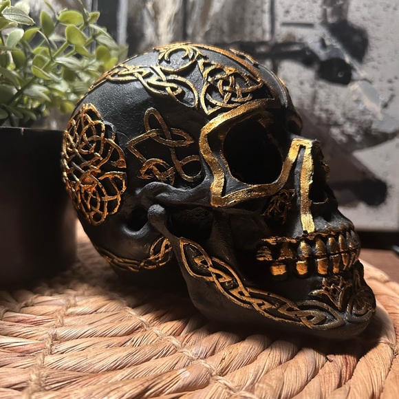 Decorative Black and Gold Skull Accent - Picture 5 of 9